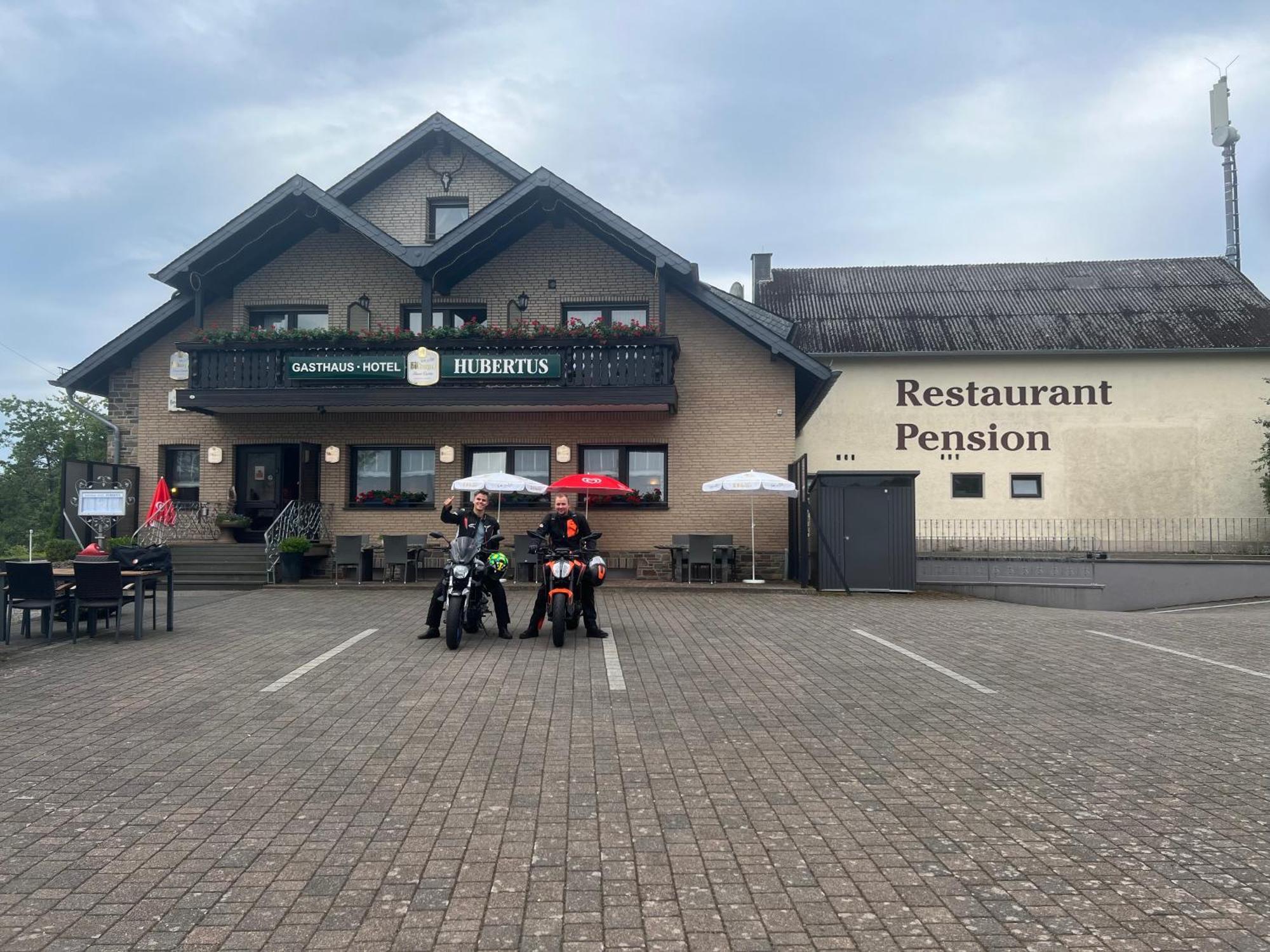 Gasthaus Hubertus Reuth Exterior photo